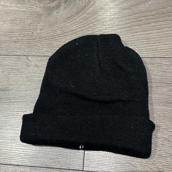 Black beanie - Picture 3 of 6